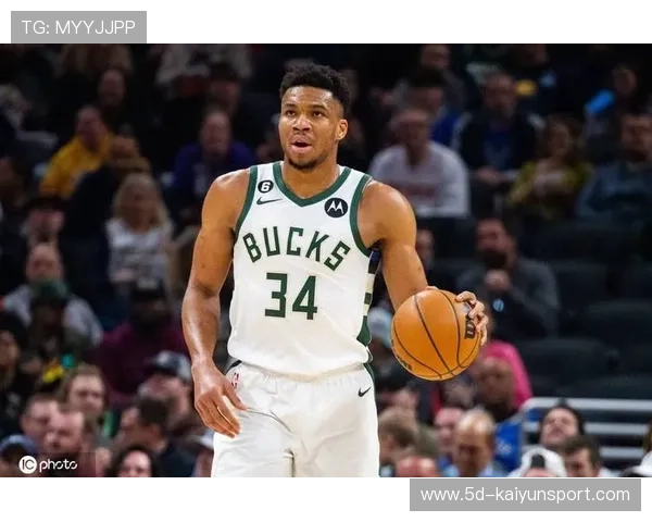 字母哥强攻禁区毫不手软,雄鹿火力全开